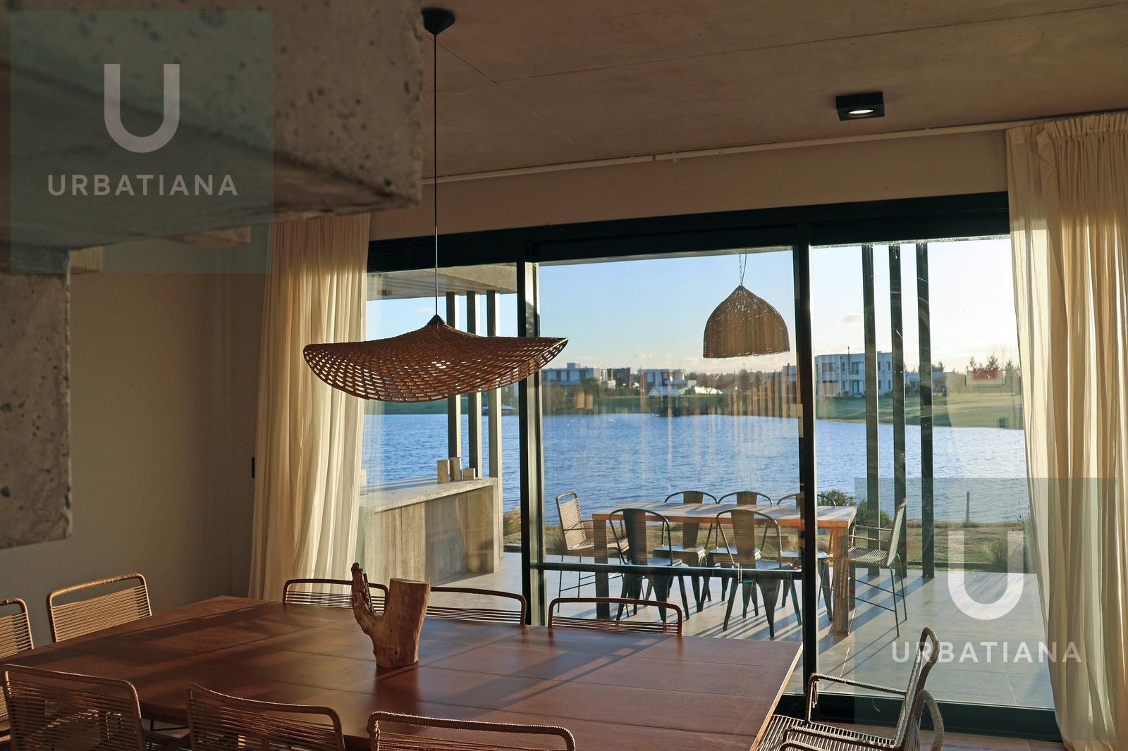 Casa en Venta con Muelle Propio sobre el Río – El Naudir, Escobar