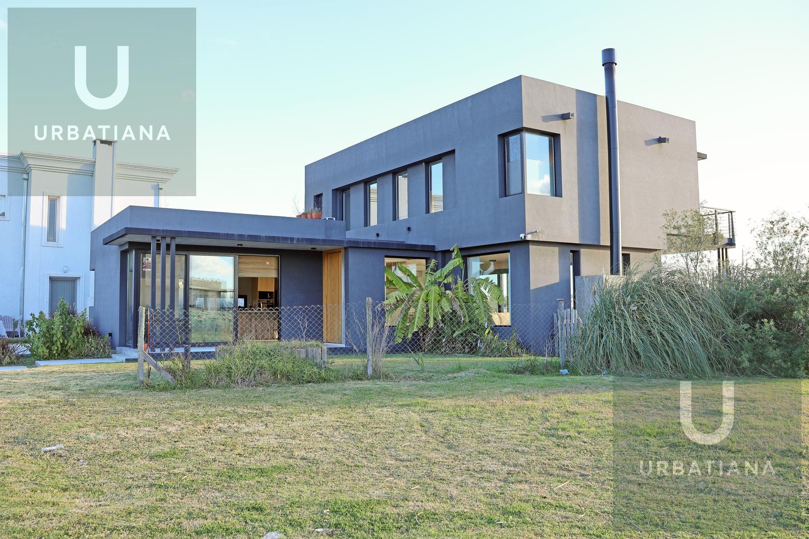 Casa en Venta con Muelle Propio sobre el Río – El Naudir, Escobar