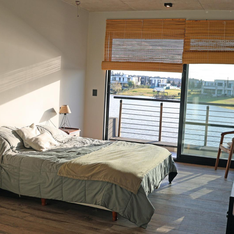 Casa en Venta con Muelle Propio sobre el Río – El Naudir, Escobar