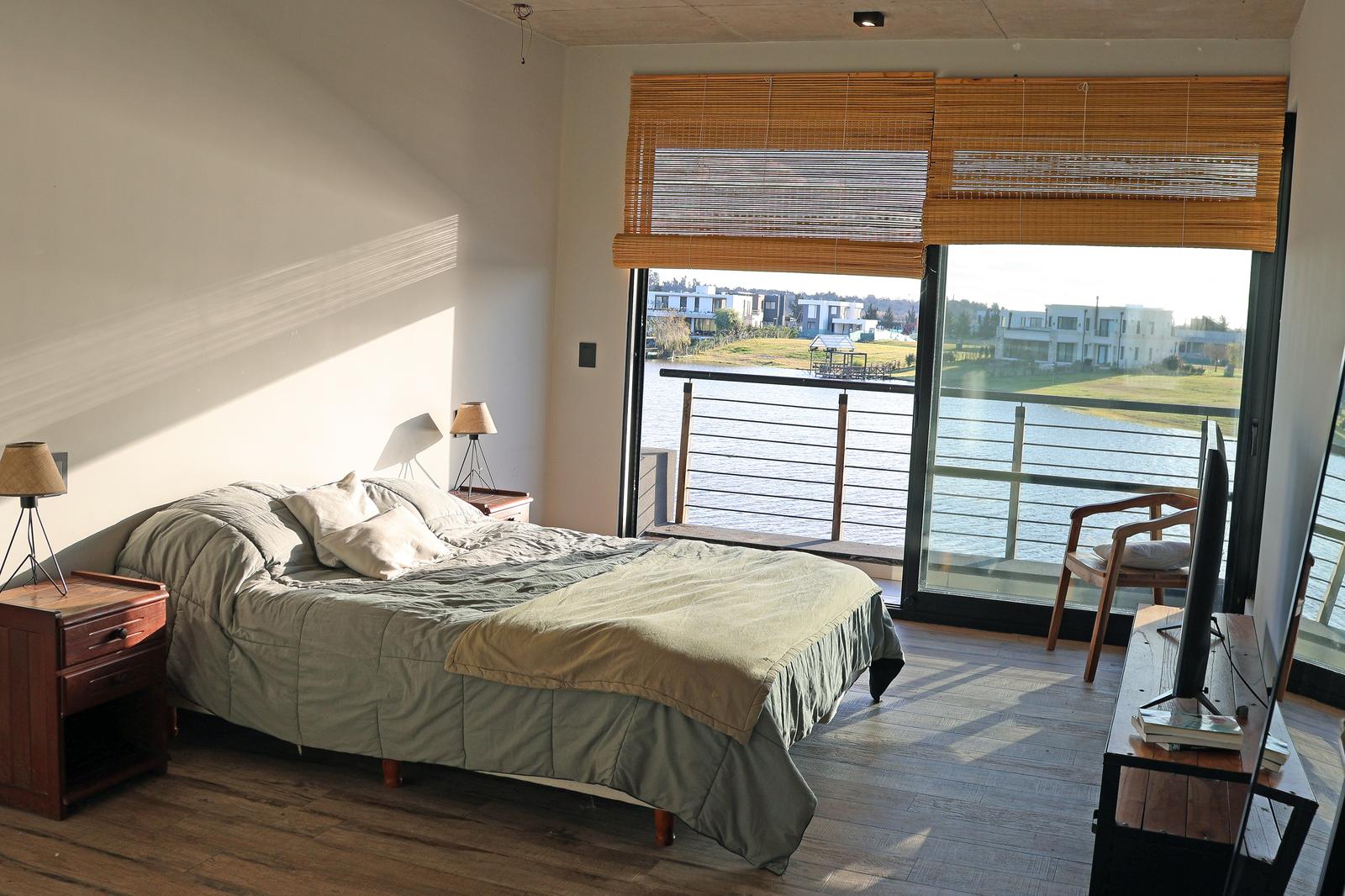 Casa en Venta con Muelle Propio sobre el Río – El Naudir, Escobar
