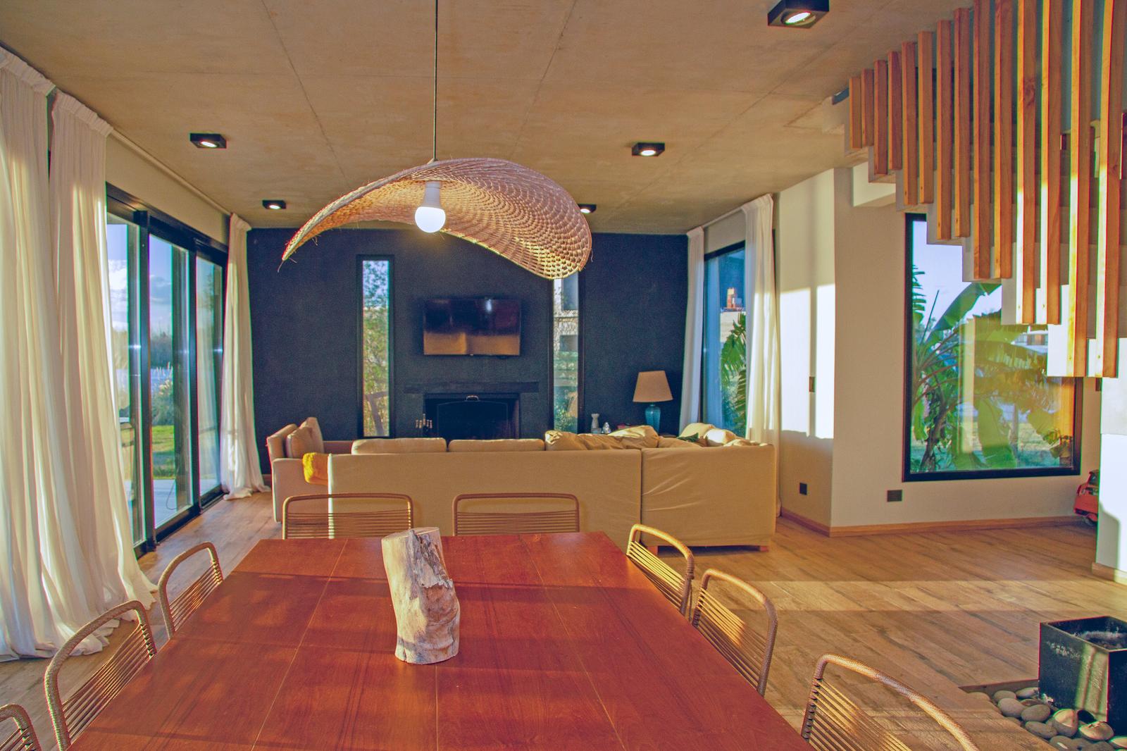 Casa en Venta con Muelle Propio sobre el Río – El Naudir, Escobar