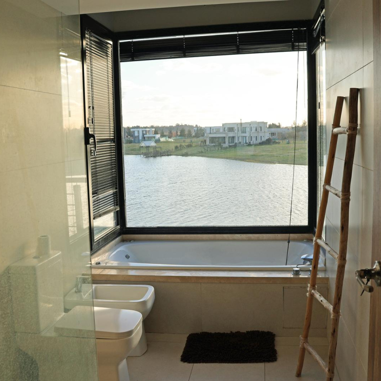 Casa en Venta con Muelle Propio sobre el Río – El Naudir, Escobar